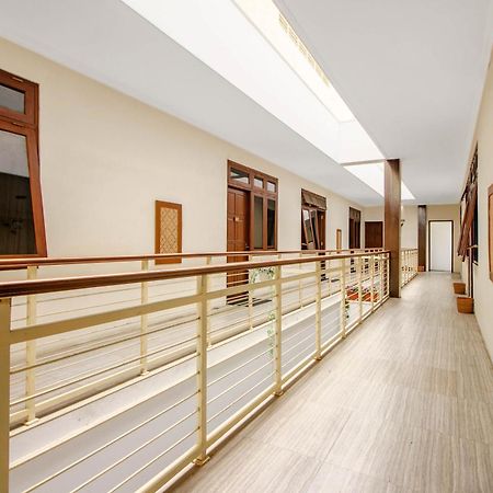 Hotel Super Oyo 250 De'Gadri Ndalem Jarakan Zewnętrze zdjęcie